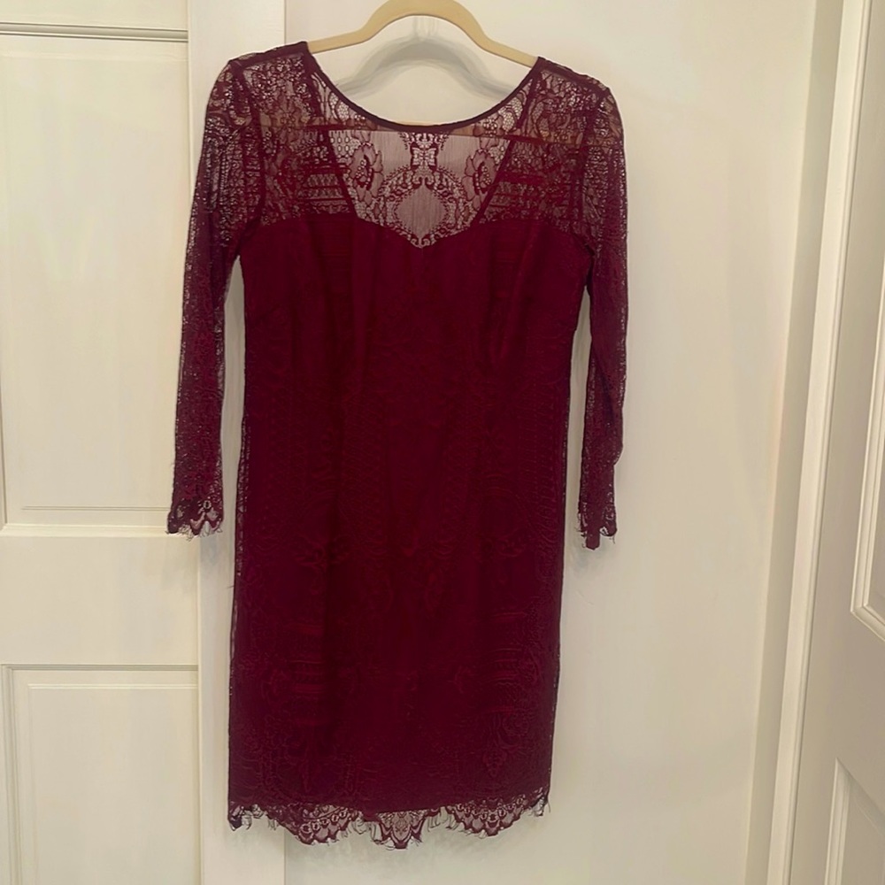 BB Dakota. Size M. Burgundy